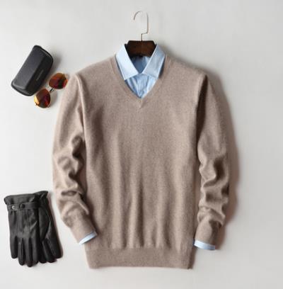 Męski sweter z dekoltem w serek
